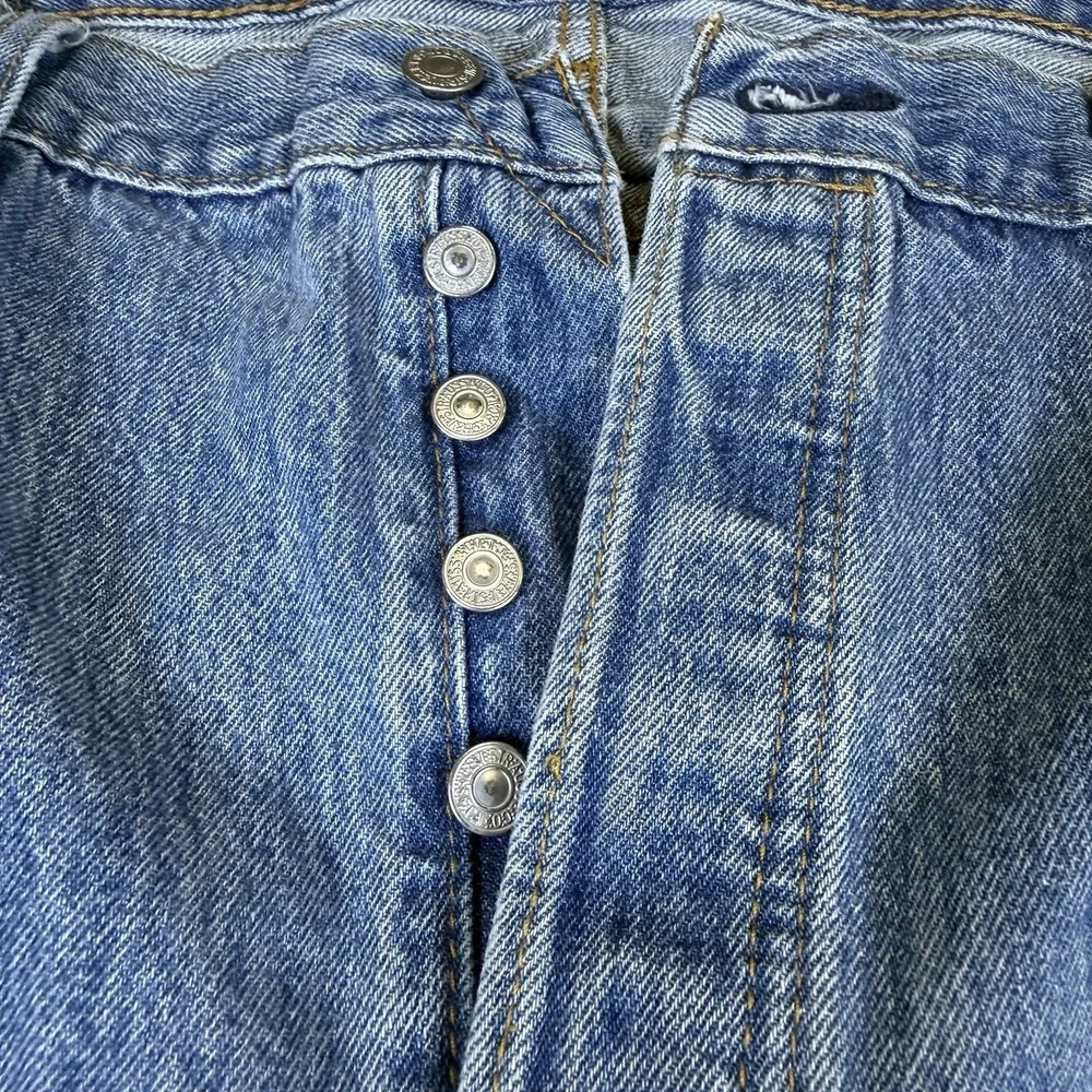 Vintage Levi’s 501 Jeans W40 L30 Light Wash Altered Cropped Wide Leg 00501-0193